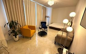 Elena Premium Namba Stay